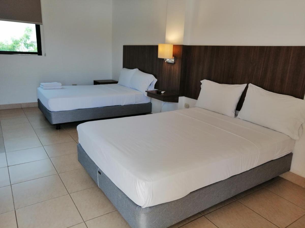 Buenavista Place Hotel Bahia de Caraquez Buitenkant foto
