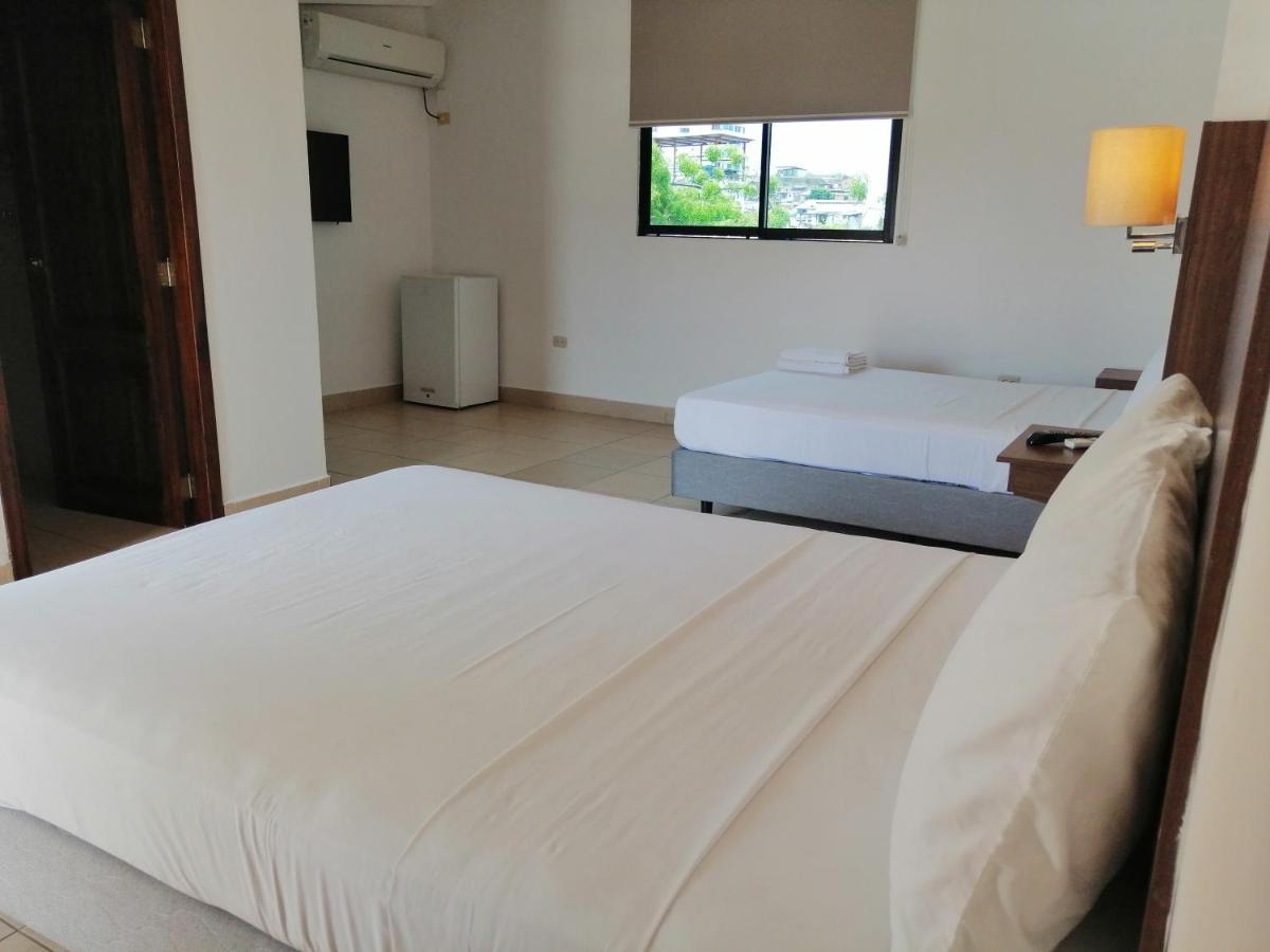 Buenavista Place Hotel Bahia de Caraquez Buitenkant foto
